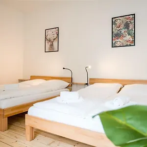Spacious 3br Ac Self Check-in Street Parking Apartment Berlin